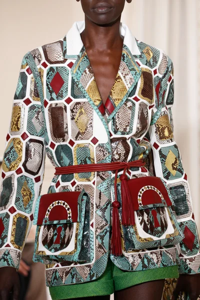 Look 19